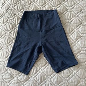 Lulu Align Shorts 6’